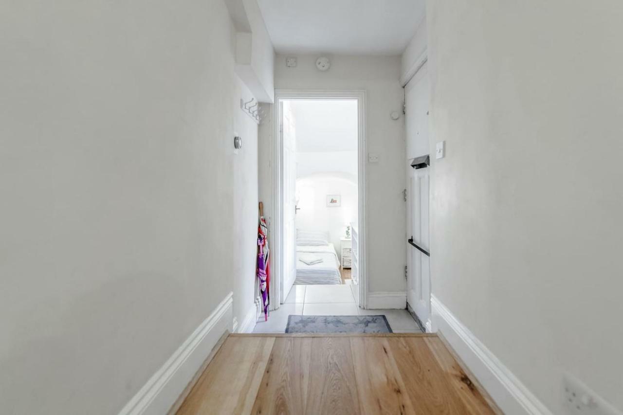 3 Bedroom Garden Flat - Central Location Londra Esterno foto