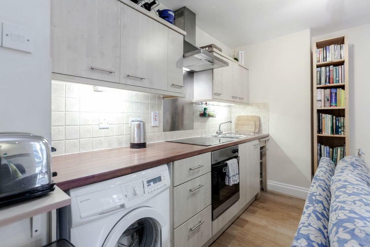 3 Bedroom Garden Flat - Central Location Londra Esterno foto