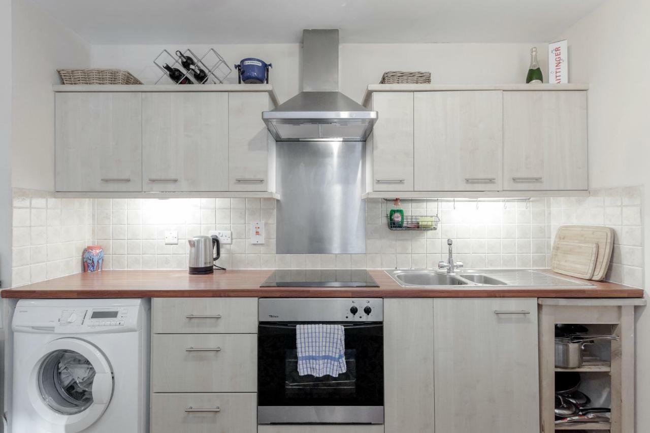 3 Bedroom Garden Flat - Central Location Londra Esterno foto
